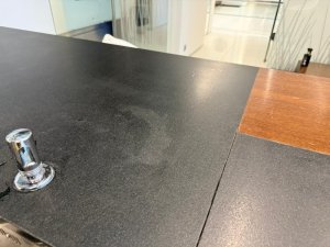 Jak vyčistit a naimpregnovat kamennou kuchyňskou desku?