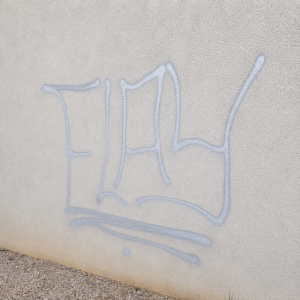 Jak odstranit graffiti z fasády?